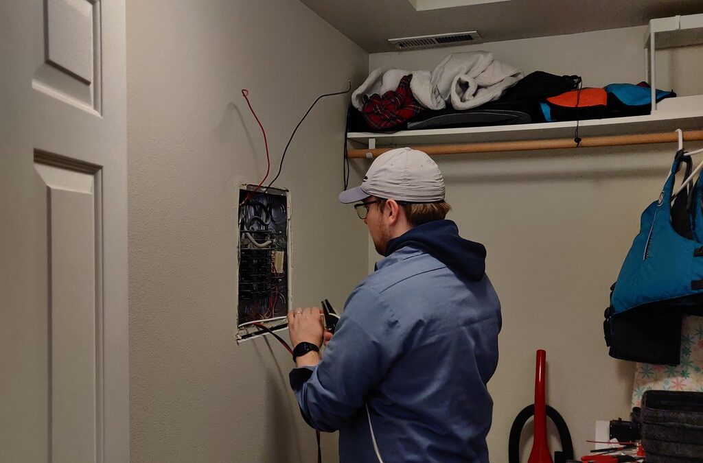 Electrical Troubleshooting And Fault Finding near Meredith Hill Elementary School in Auburn, WA